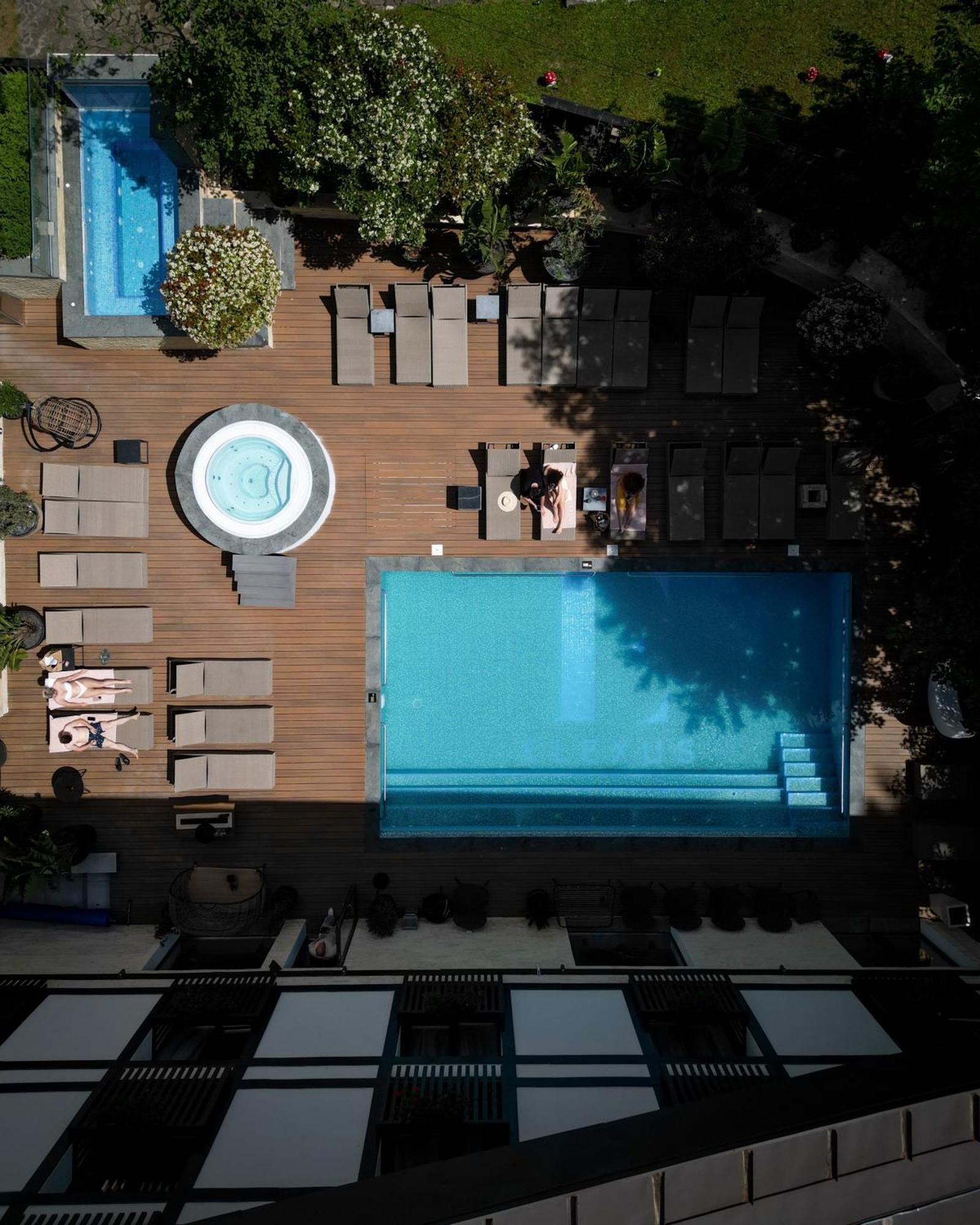 Elexus Hotel